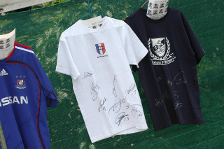 Jリーガー提供のチャリティーオークション出品物